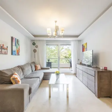 Продажа апартаментов на среднем этаже в San Pedro de Alcántara