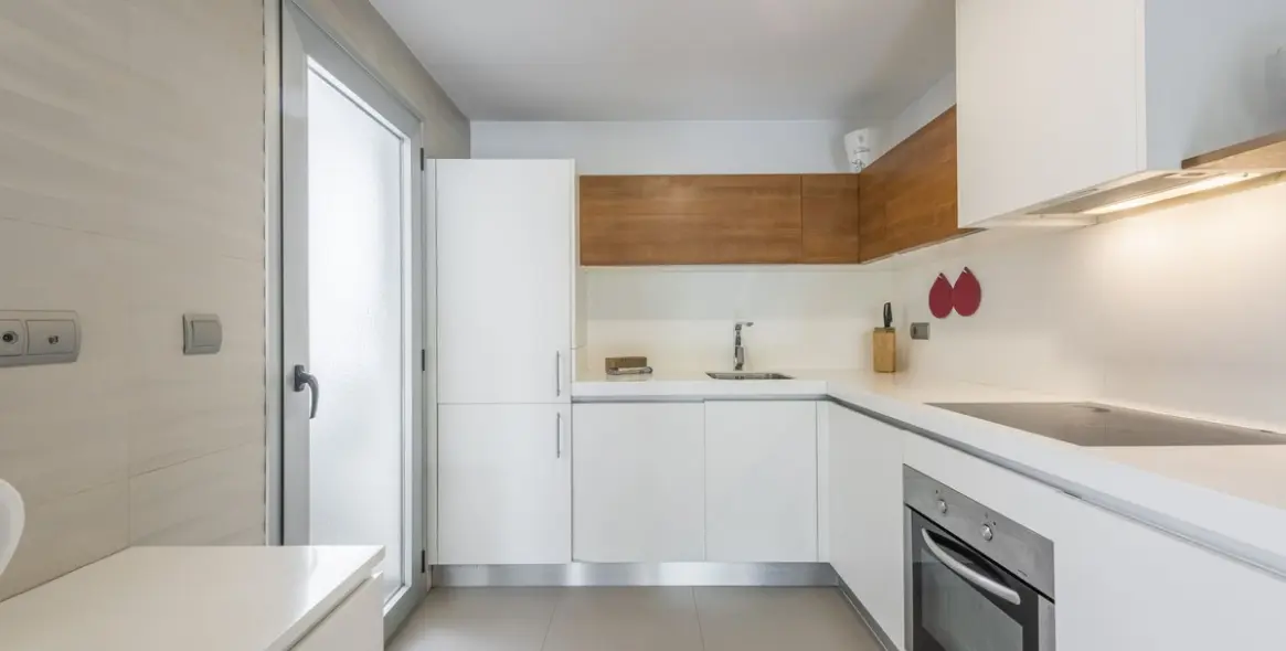 Sale of middle floor apartment in San Pedro de Alcántara 8