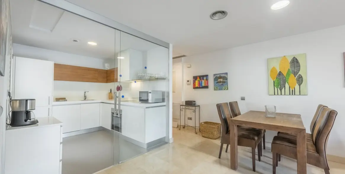 Sale of middle floor apartment in San Pedro de Alcántara 9