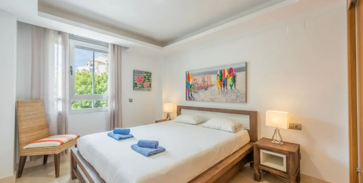 Sale of middle floor apartment in San Pedro de Alcántara 11