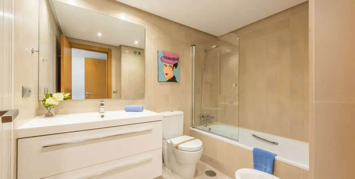 Sale of middle floor apartment in San Pedro de Alcántara 13