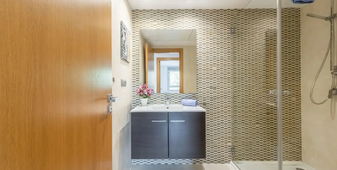 Sale of middle floor apartment in San Pedro de Alcántara 16