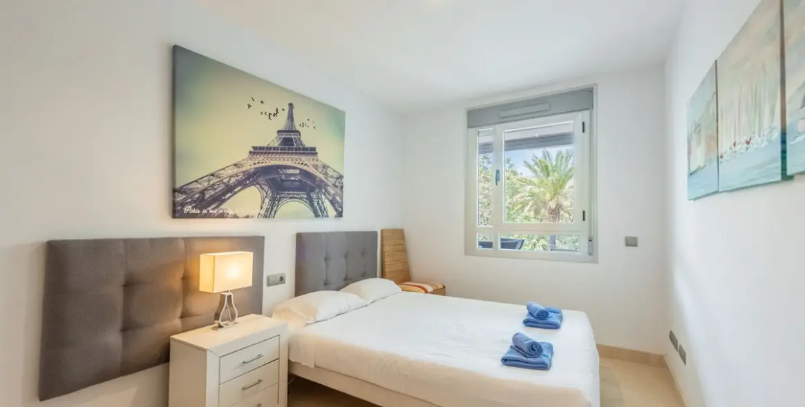 Sale of middle floor apartment in San Pedro de Alcántara 17