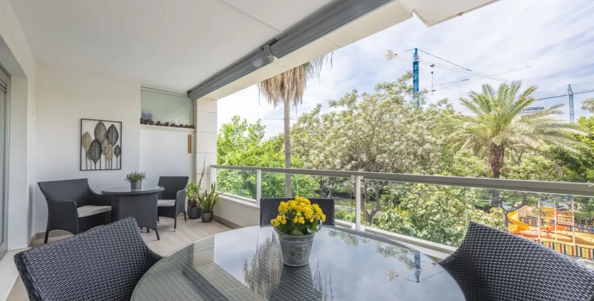 Sale of middle floor apartment in San Pedro de Alcántara 19