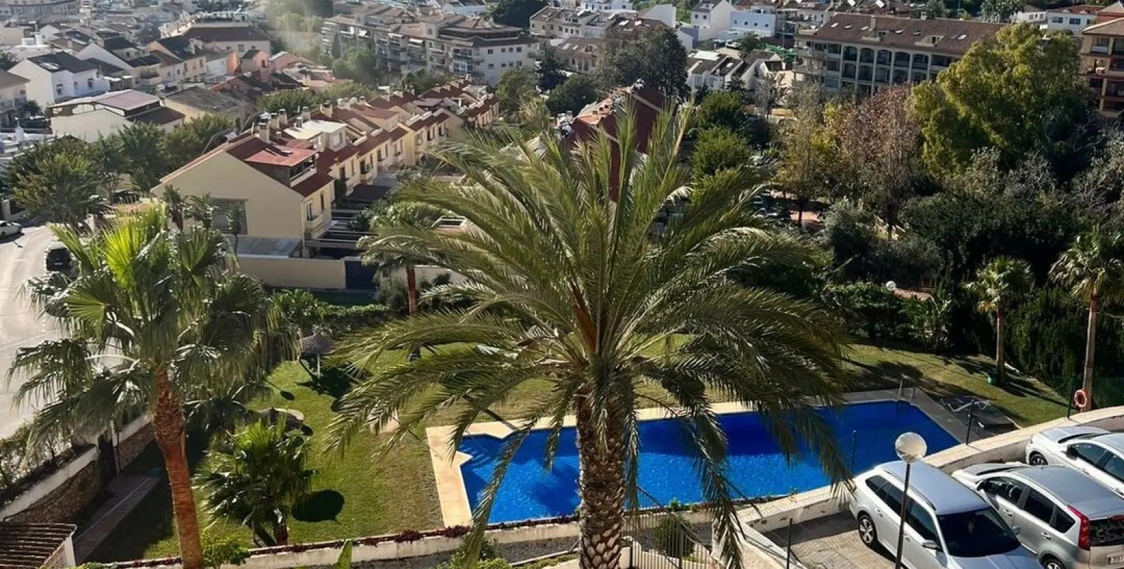 Sale of middle floor apartment in Fuengirola 1