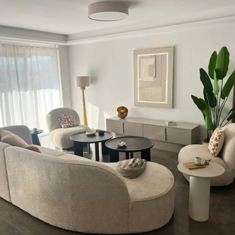 Sale of middle floor apartment in Fuengirola