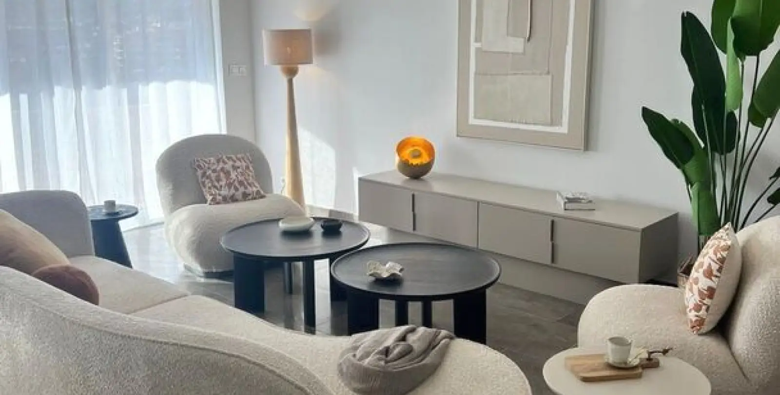 Sale of middle floor apartment in Fuengirola 3