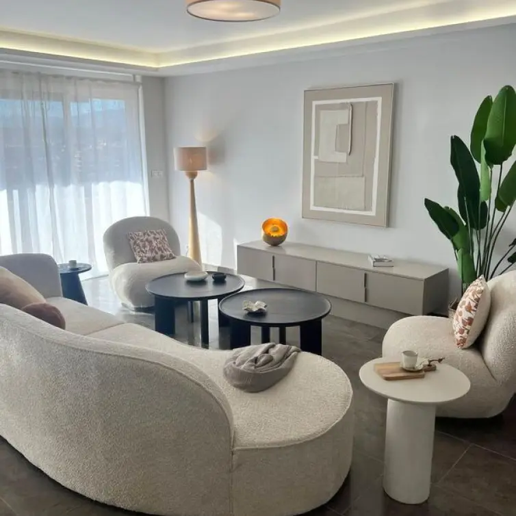 Sale of middle floor apartment in Fuengirola