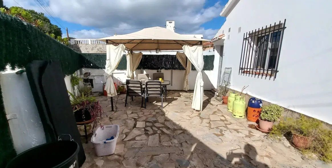 Продажа  отдельно стоящей виллы в El Faro 19