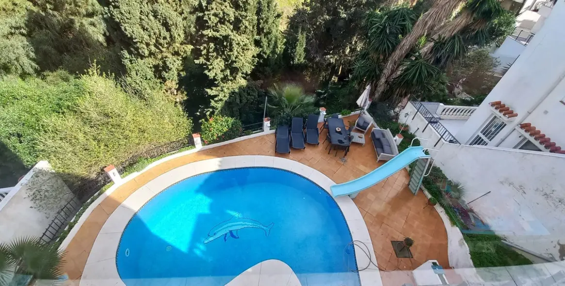 Продажа  отдельно стоящей виллы в El Faro 20