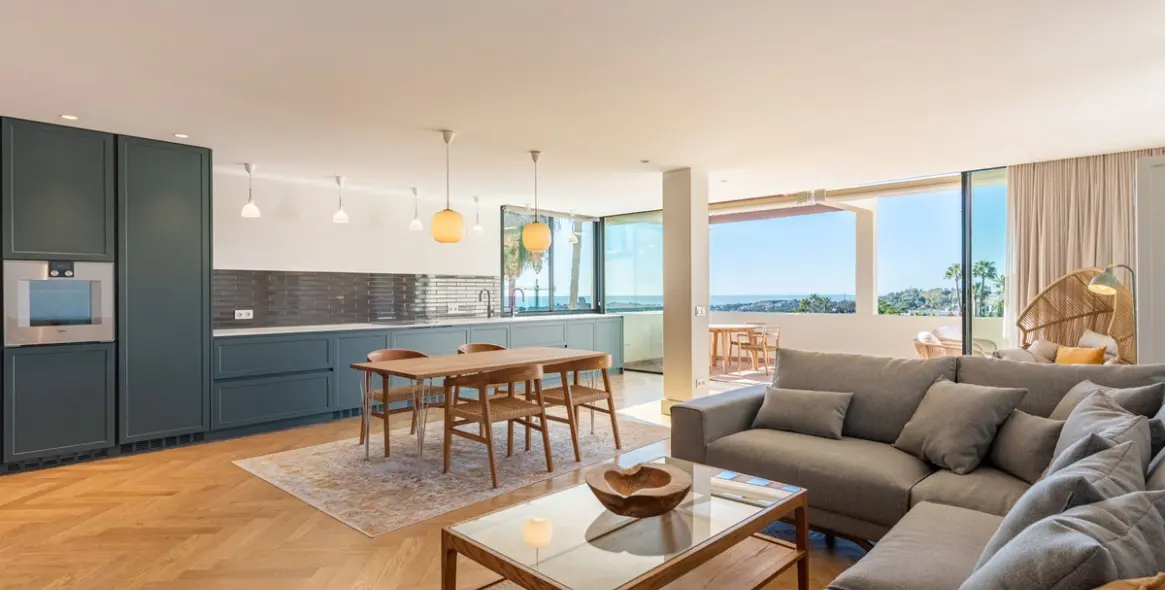 Venta de apartamento en planta media en Nueva Andalucía 4