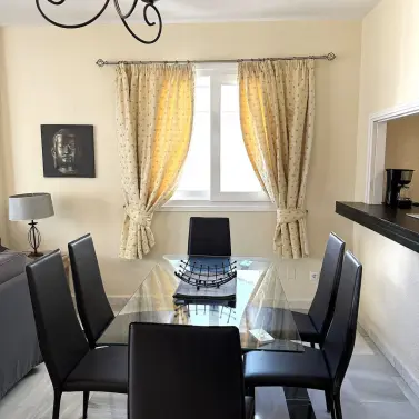 Venta de apartamento en planta media en Puerto Banús