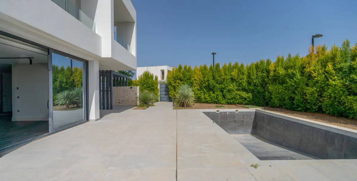 Продажа  отдельно стоящей виллы в Estepona 4