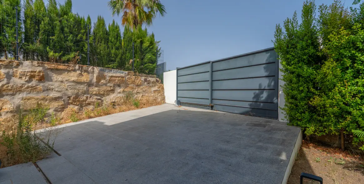 Sale of detached villa in Estepona 9