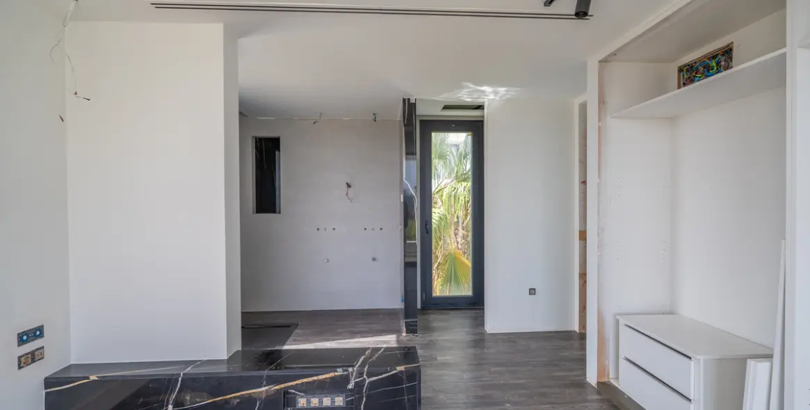 Sale of detached villa in Estepona 12