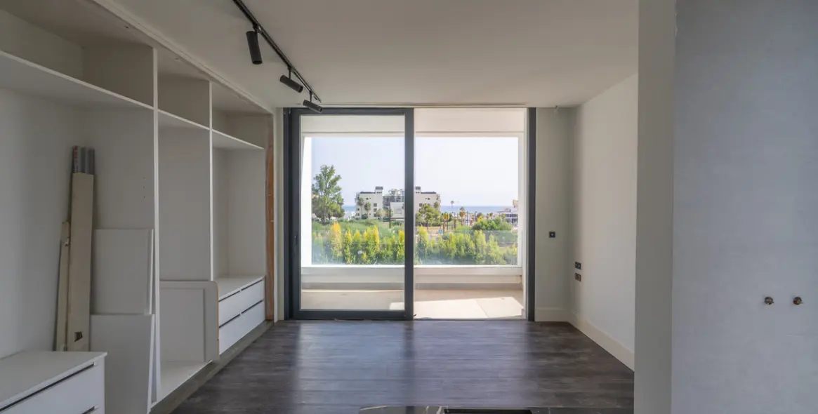 Sale of detached villa in Estepona 18