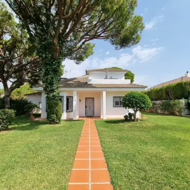 Venta de villa independiente en Calahonda