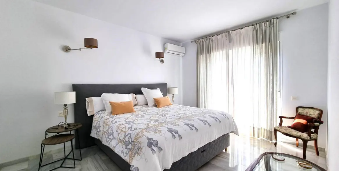 Venta de villa independiente en Calahonda 13