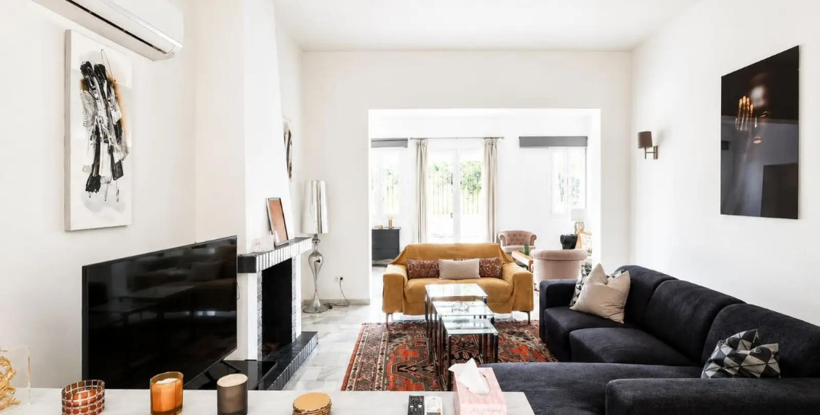 Sale of detached villa in Calahonda 4