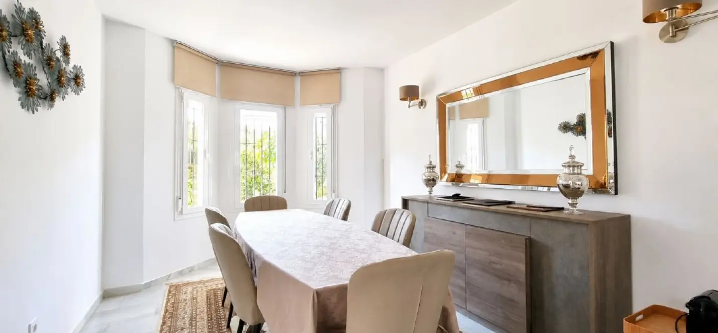 Sale of detached villa in Calahonda 4