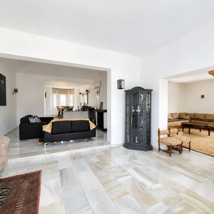 Sale of detached villa in Calahonda