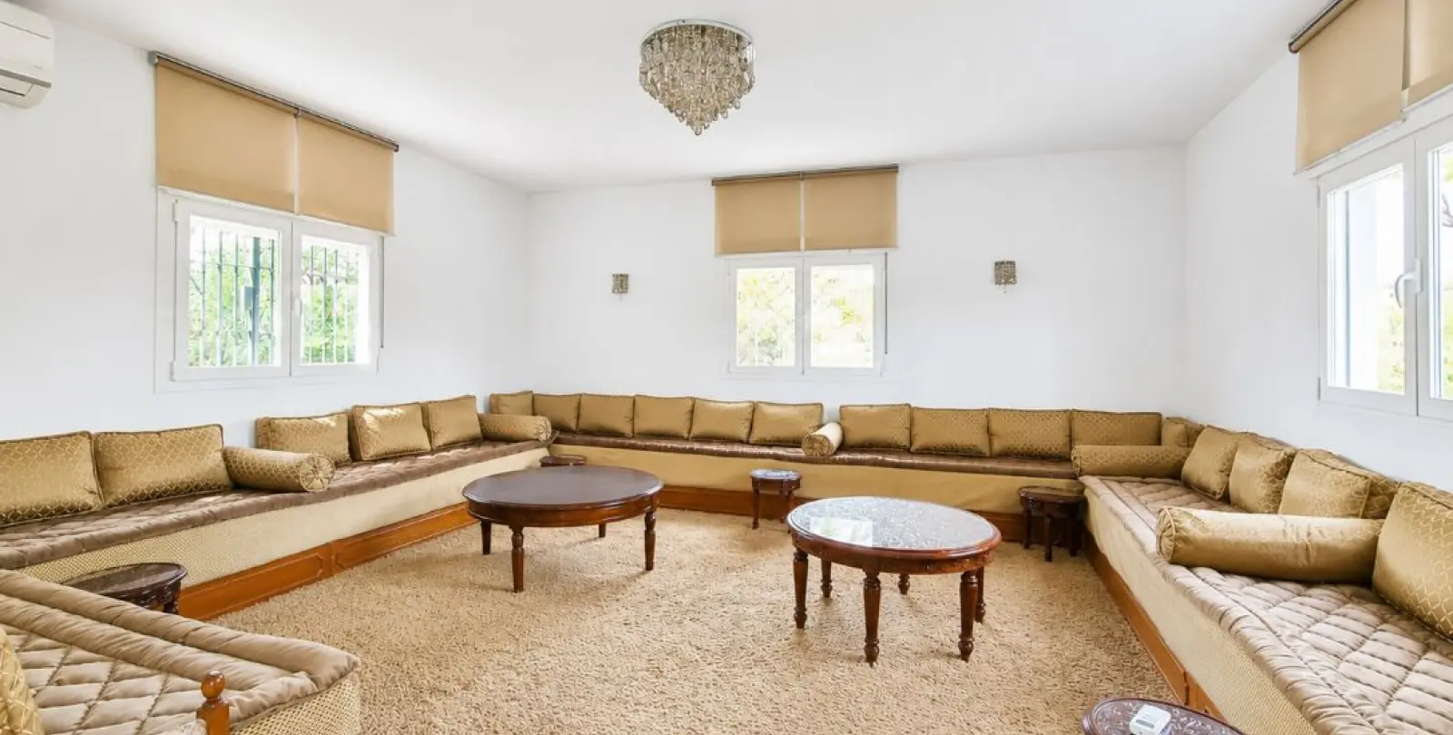 Sale of detached villa in Calahonda 7