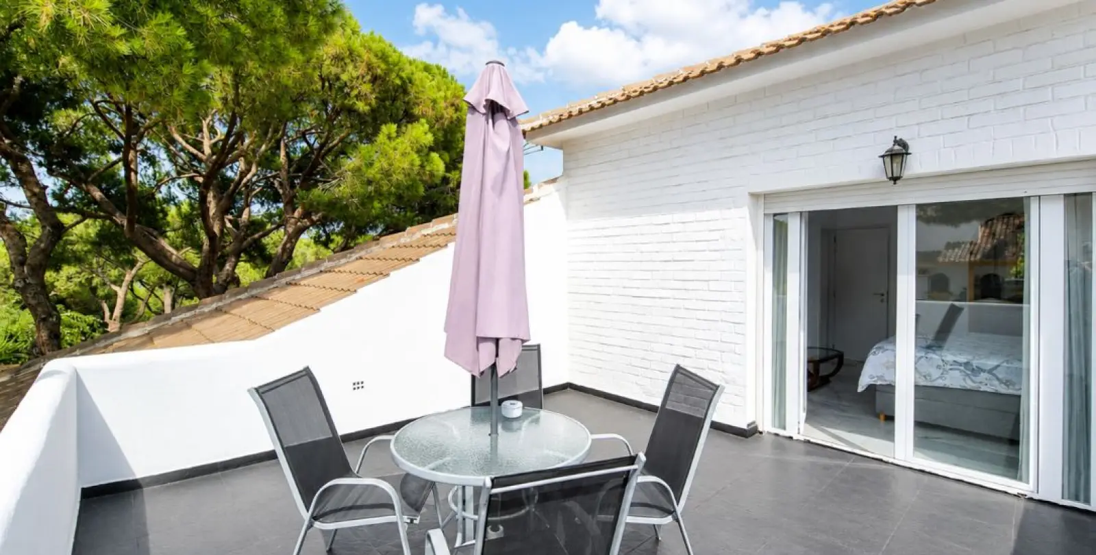 Sale of detached villa in Calahonda 17