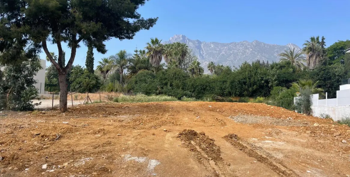 Venta de parcela residencial en The Golden Mile 1