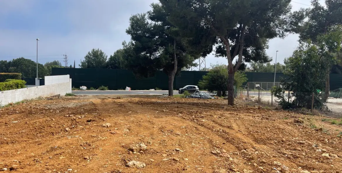 Venta de parcela residencial en The Golden Mile 2