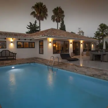 Venta de villa independiente en Sierrezuela