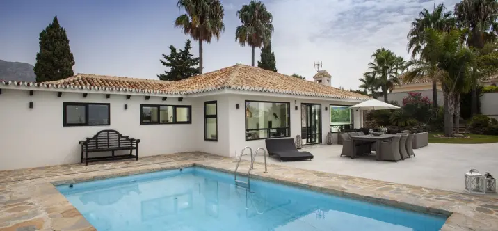 Venta de villa independiente en Sierrezuela 2