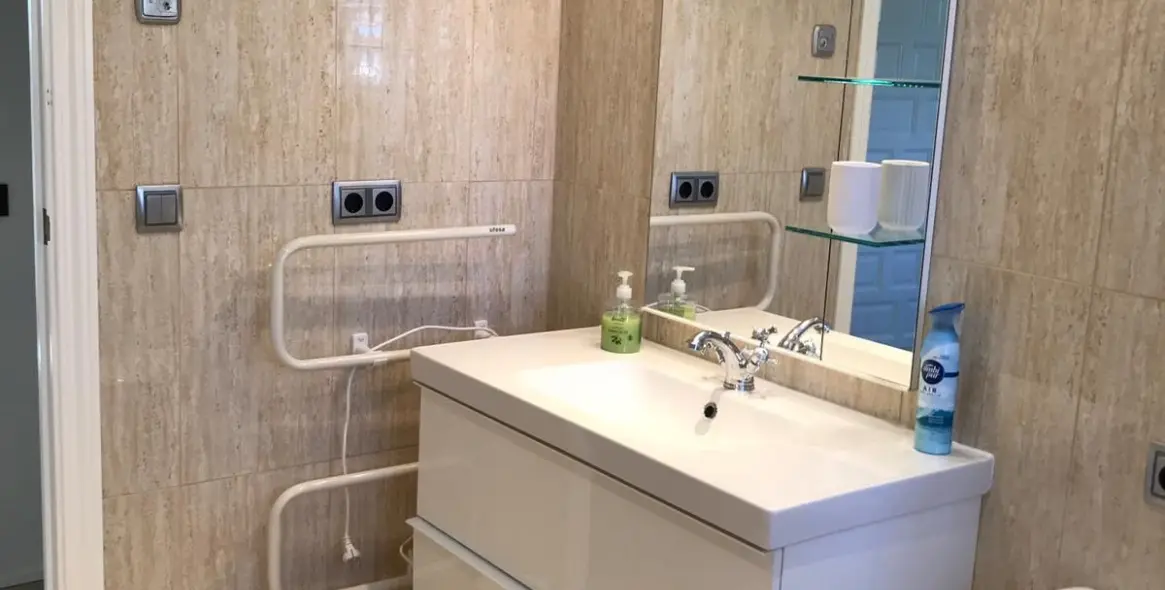 Venta de villa independiente en Sierrezuela 5