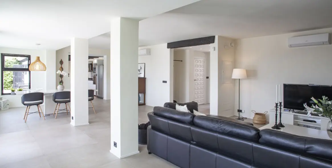 Sale of detached villa in Sierrezuela 21