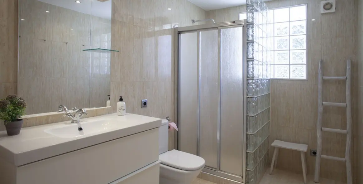 Sale of detached villa in Sierrezuela 27