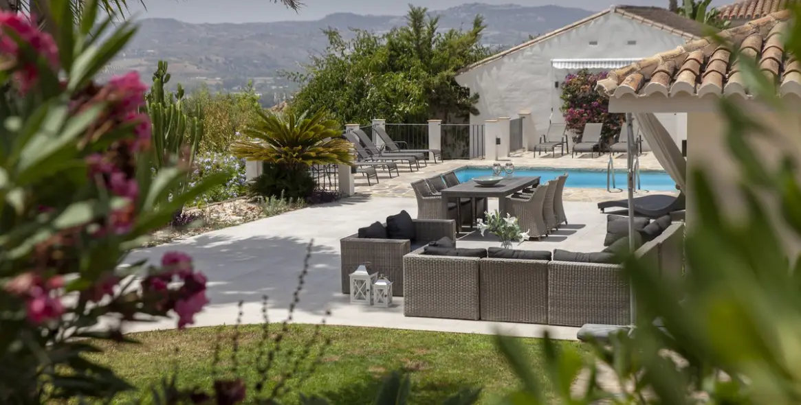 Sale of detached villa in Sierrezuela 36