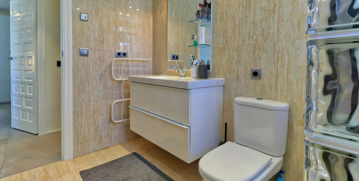 Sale of detached villa in Sierrezuela 40