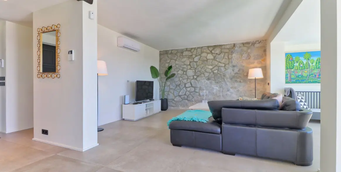 Sale of detached villa in Sierrezuela 42