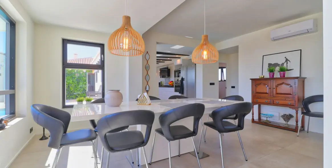 Sale of detached villa in Sierrezuela 47