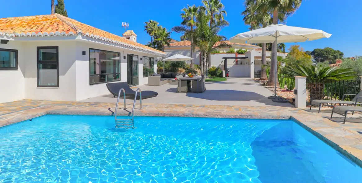 Sale of detached villa in Sierrezuela 64