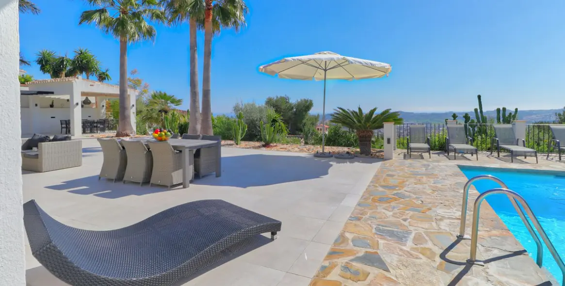 Sale of detached villa in Sierrezuela 66