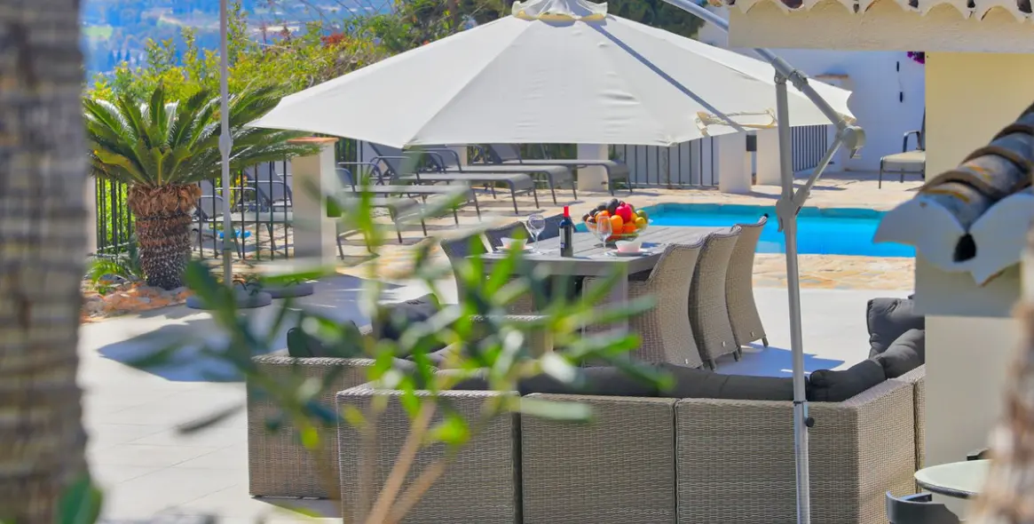 Sale of detached villa in Sierrezuela 74