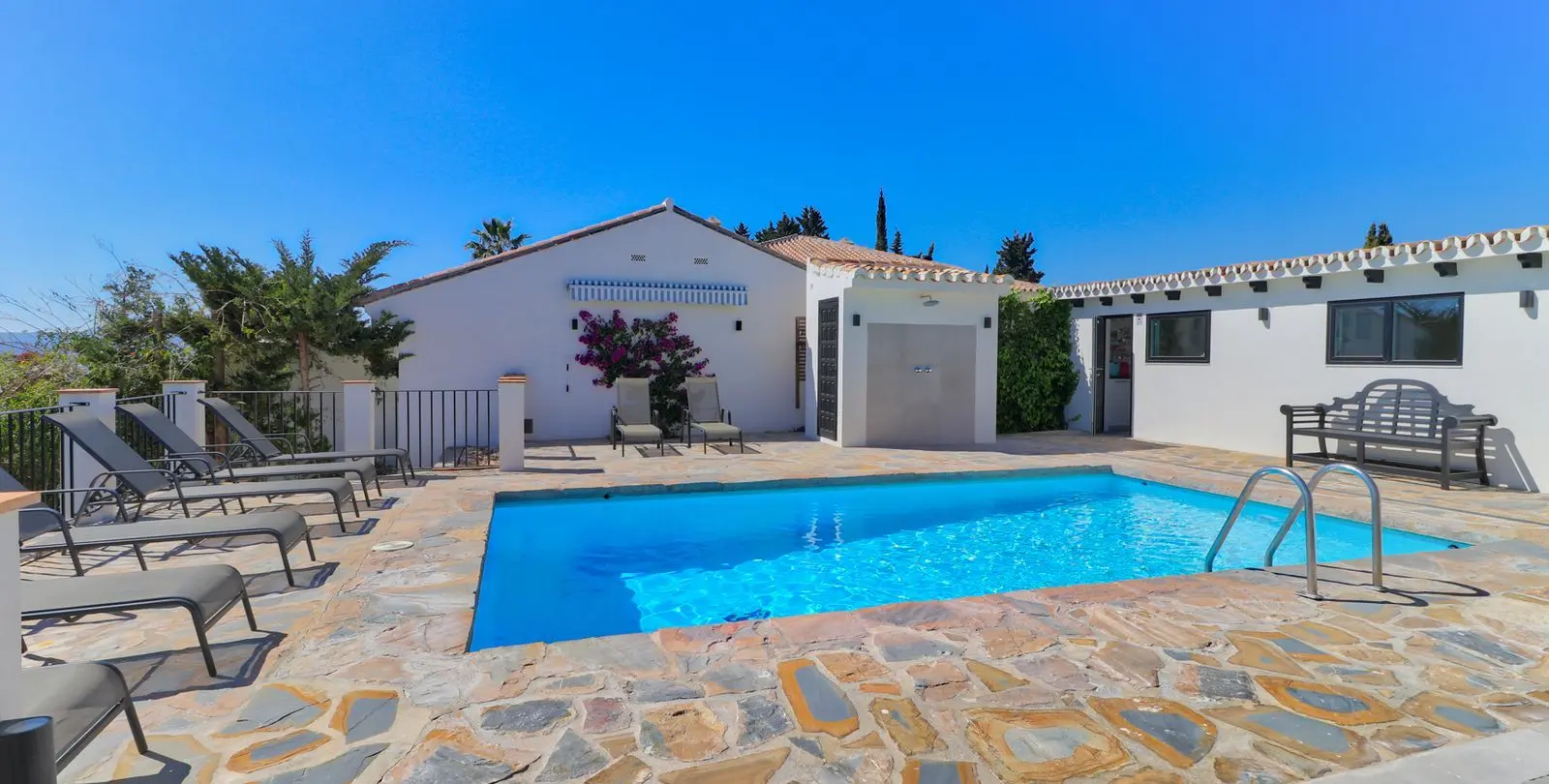 Venta de villa independiente en Sierrezuela 62