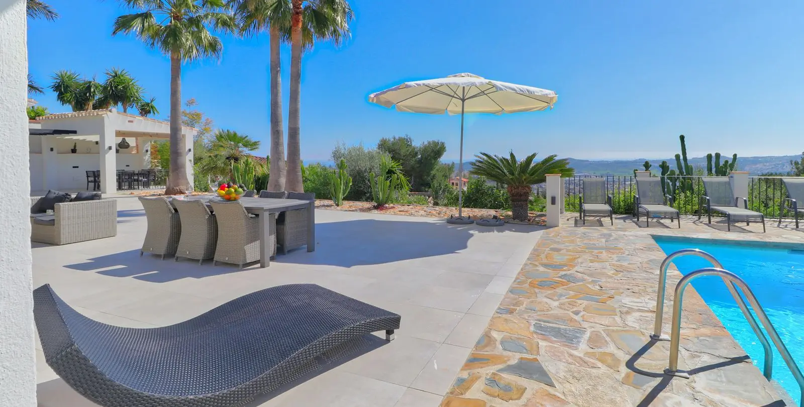 Venta de villa independiente en Sierrezuela 66