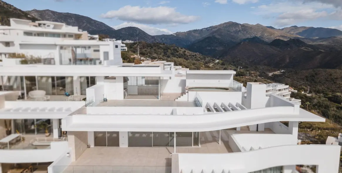 Venta de ático dúplex en Ojén 3