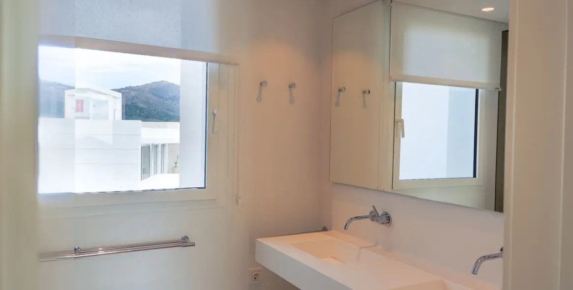 Venta de ático dúplex en Ojén 18