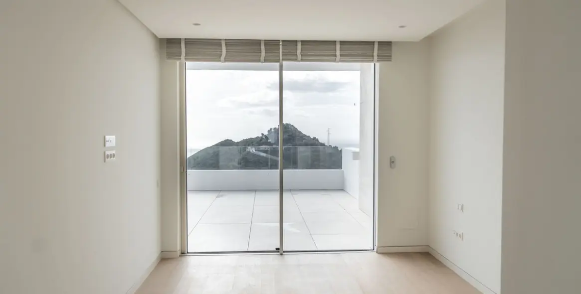 Venta de ático dúplex en Ojén 17