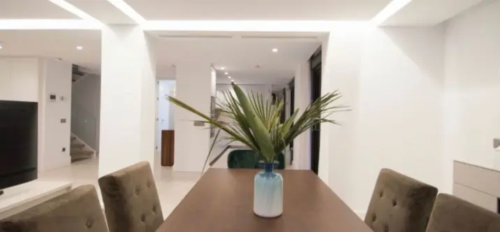 Venta de villa independiente en Nueva Andalucía 2