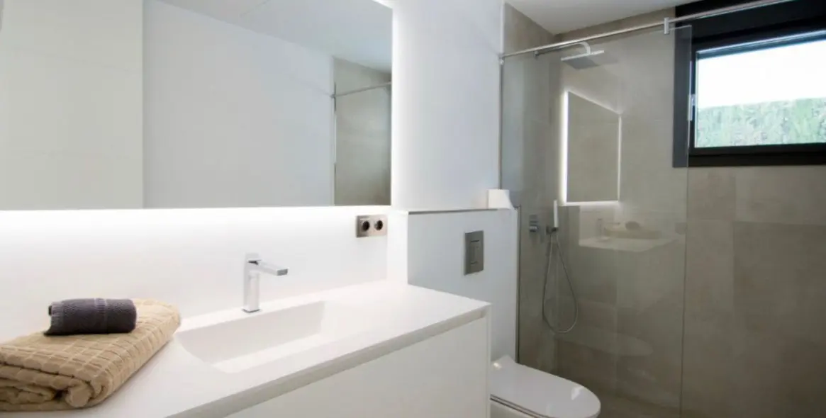 Venta de villa independiente en Nueva Andalucía 10