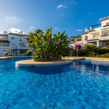 Долгосрочная аренда апартаментов на первом этаже в Calahonda