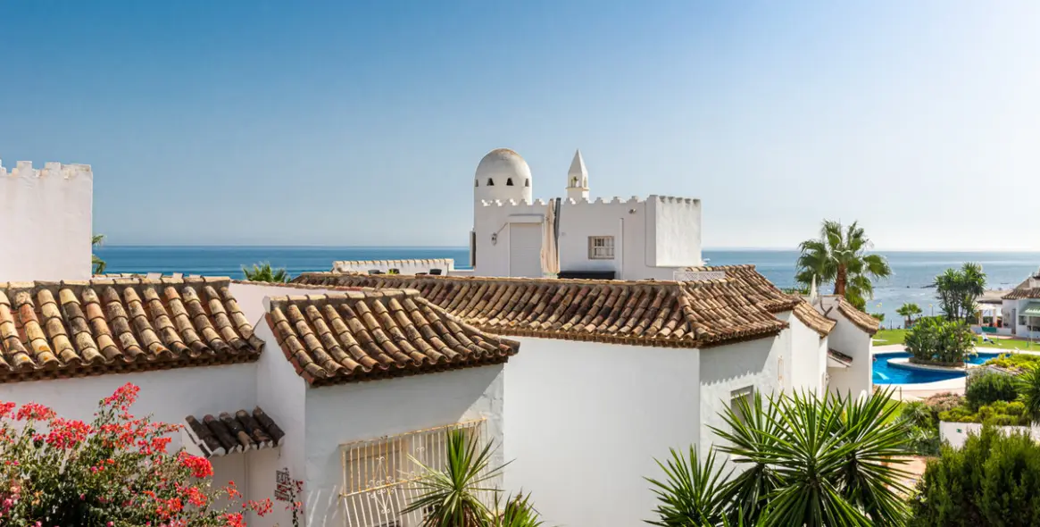 Долгосрочная аренда апартаментов на первом этаже в Calahonda 13